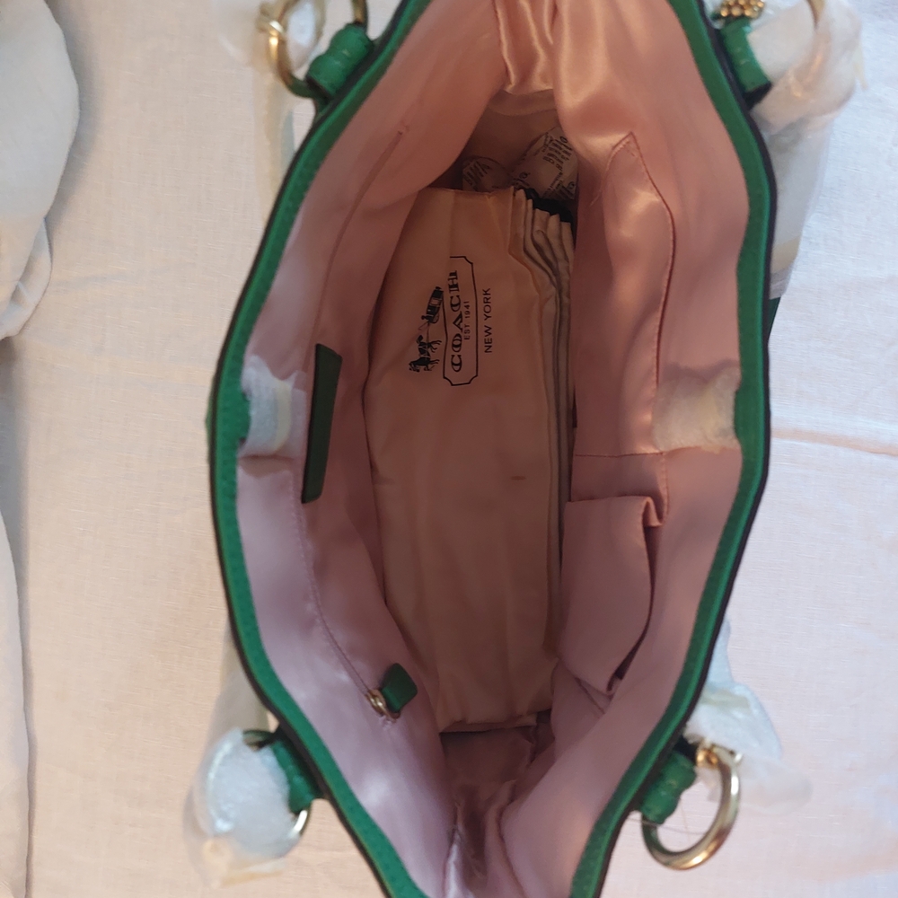 Coach Green Shoulder Bag with Gold Accents - Picture 6 of 7